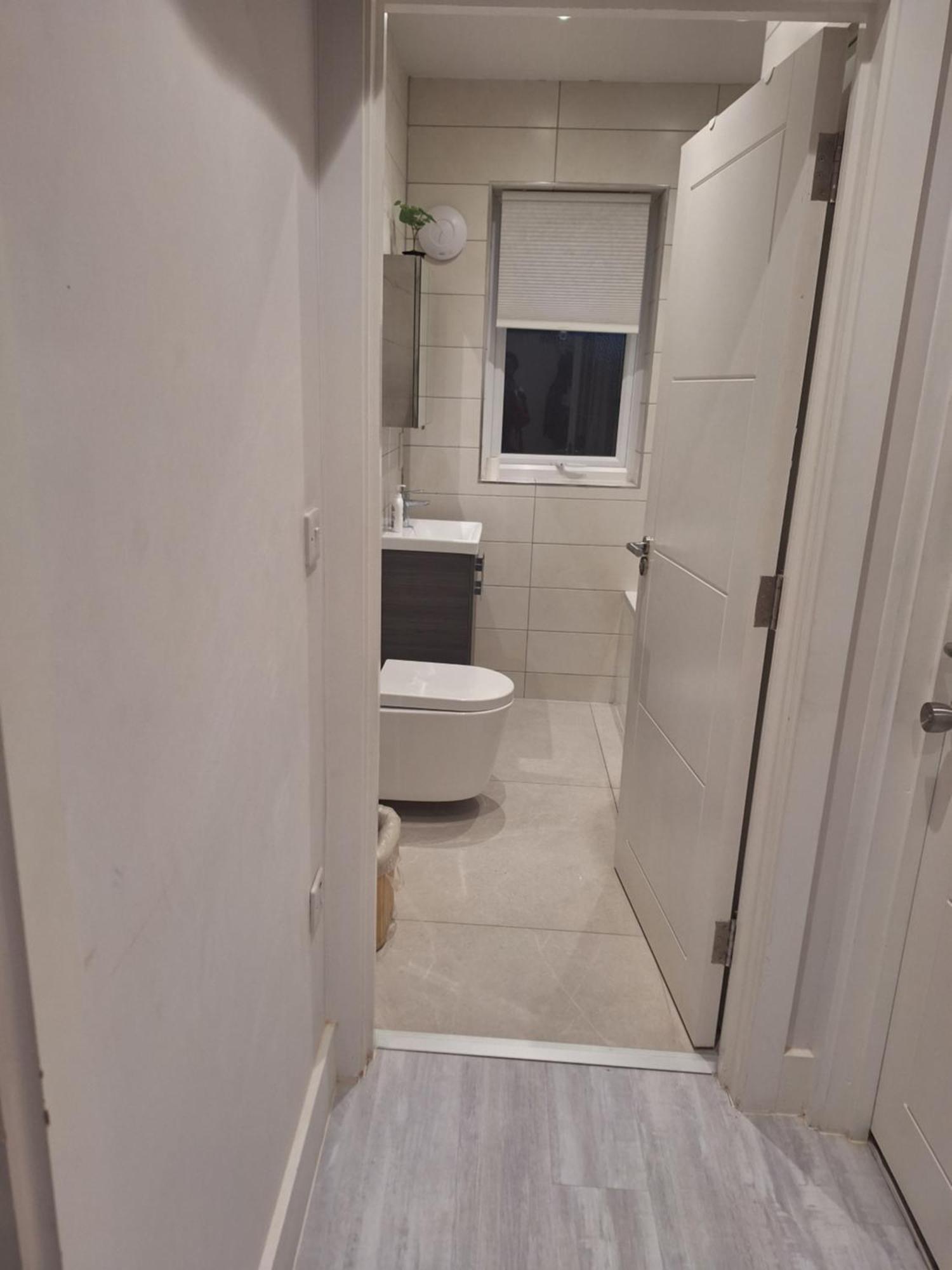 Budget Single Room Only For One Adult - Shared Flat Northolt  Exterior photo